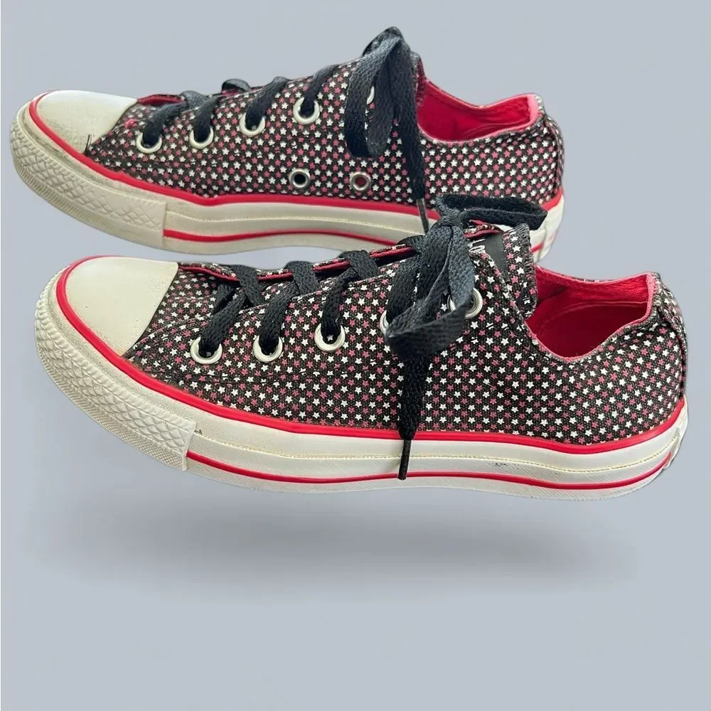Converse Black and Red Sneakers M4W6 - Picture 5 of 9